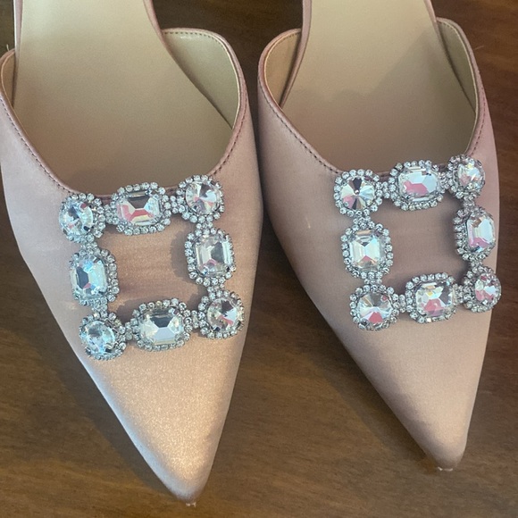 Ann Taylor kitten heel satin pump 9 - Picture 3 of 7